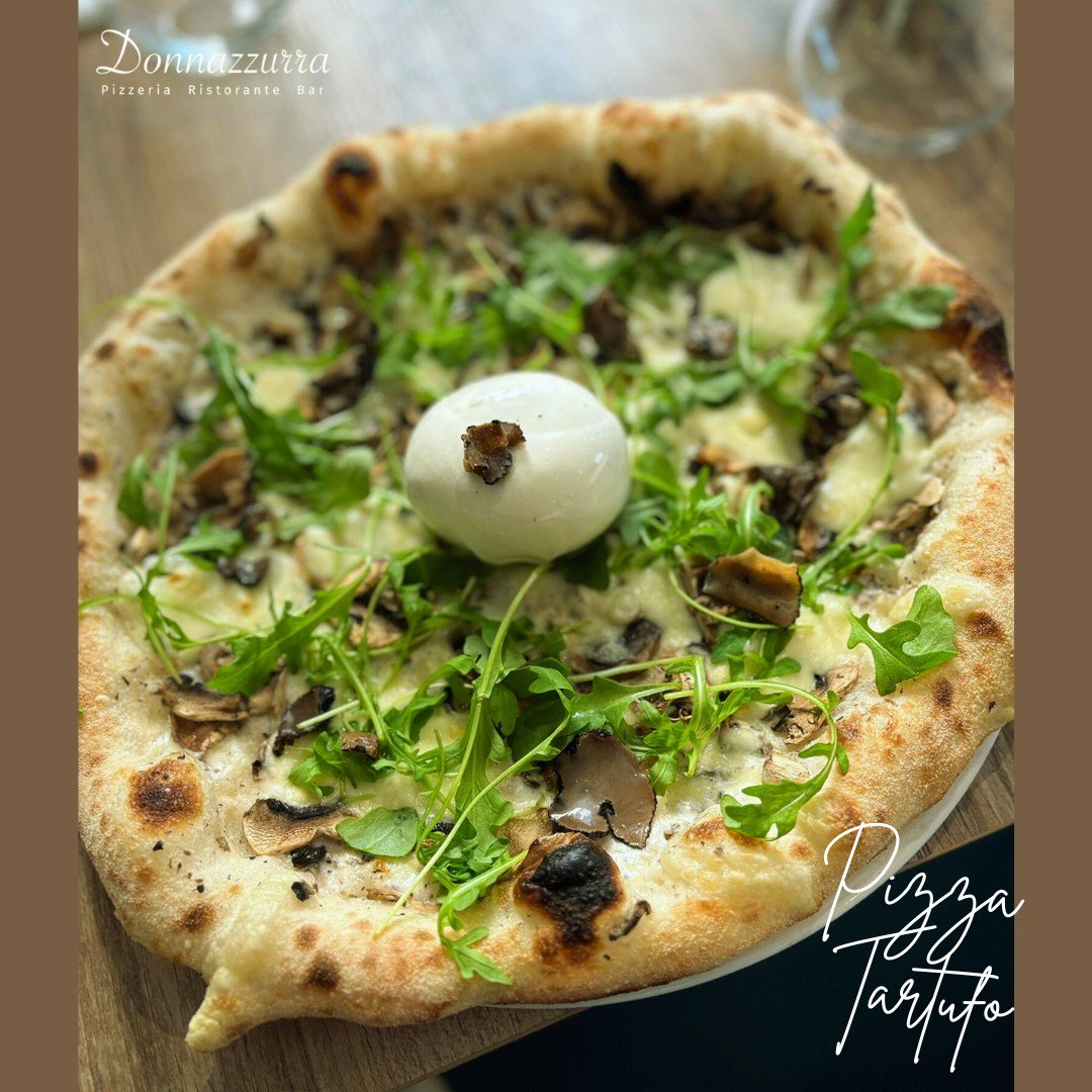 🇮🇹 Retrouvez la vraie Italie dans votre restaurant Donnazzurra à Talmont Saint Hilaire ! 🍝🍕

Chez nous, chaque produit est fait maison et préparé avec passion. Nos ingrédients sont importés directement d’Italie pour garantir des saveurs uniques.

✨ Pâtes fraîches faites du jour, recettes traditionnelles, et pizzas artisanales cuites à la perfection… un voyage culinaire sans quitter votre commune. 

Venez goûter la différence 🤌❤️

📍Carrefour de la Croisée 85440 Talmont Saint Hilaire
☎️ Réservations au 02 51 96 70 66
🕓 Sur place ou à emporter tous les jours du mercredi midi au dimanche soir.

#CuisineItalienne #FaitMaison #ProduitsFrais #PâtesFraîches #PizzaTraditionnelle #Authenticité #DolceVita